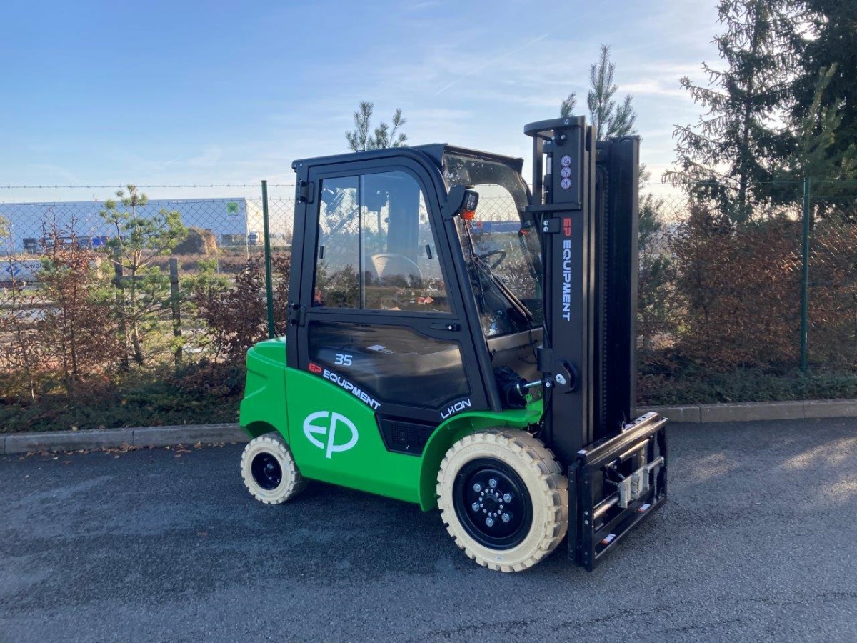 Čelní vysokozdvižný vozík EFL353 P 80V/460Ah; 200A externí nabíječ