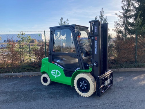 Čelní vysokozdvižný vozík EFL353 P 80V/460Ah; 200A externí nabíječ