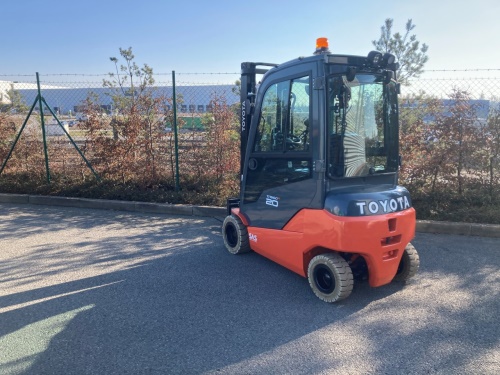 Čelní vysokozdvižný vozík Toyota 8FBMK20T