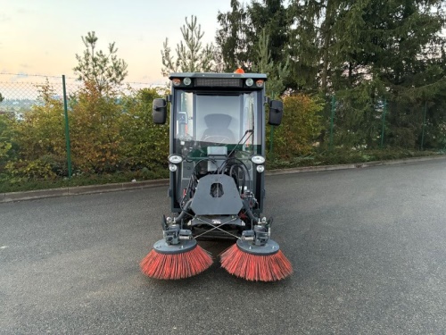 Víceúčelový komunální stroj HAKO CITYMASTER 600