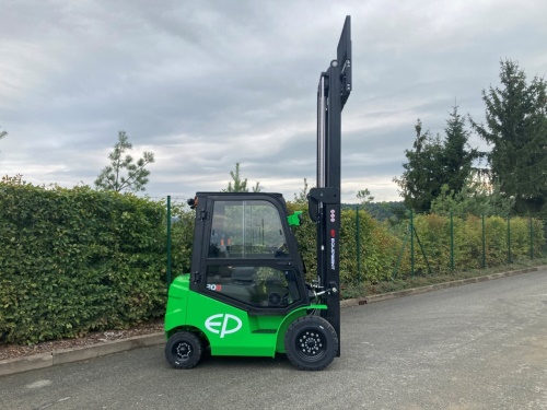 Čelní vysokozdvižný vozík EP EFL203; 80V/230Ah