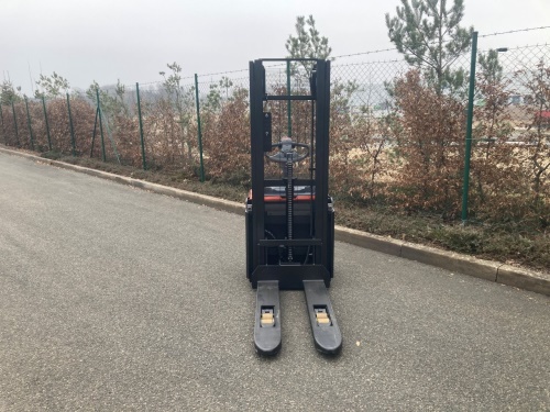 Elektrický vysokozdvižný vozík BT SWE 120 L