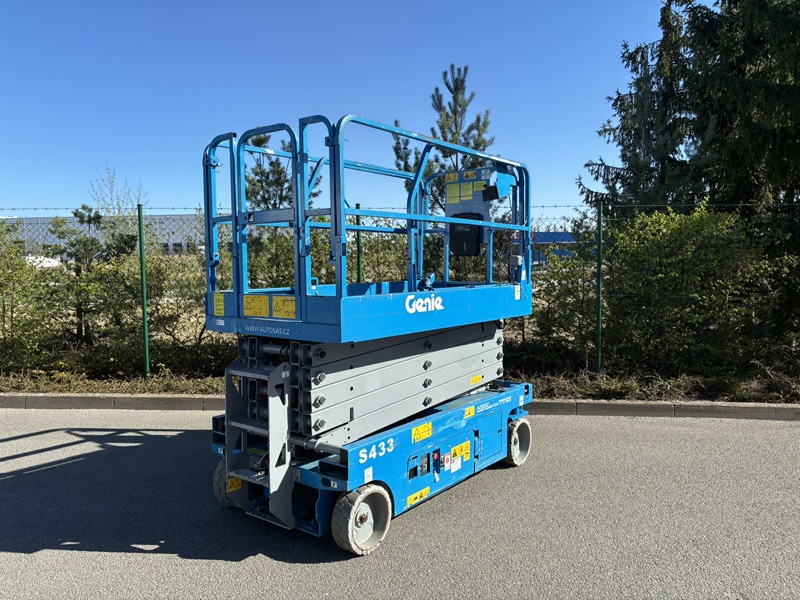 Vysokozdvižná pracovní plošina GENIE GS 3246