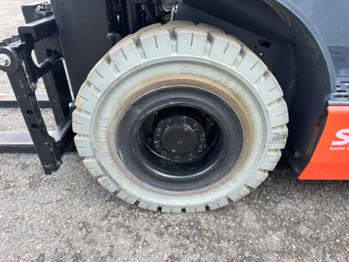 Čelní vysokozdvižný vozík TOYOTA 02-8FGF18