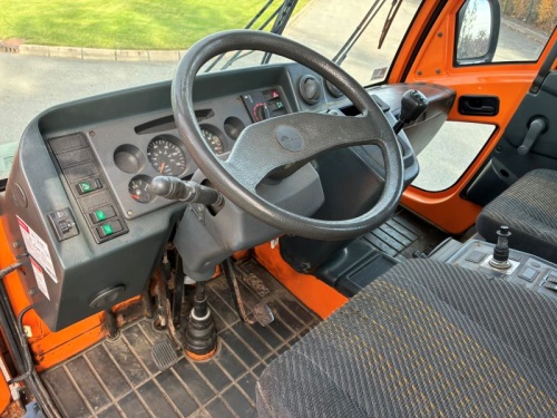 Komunální vozidlo MULTICAR M30