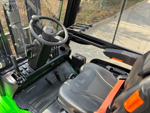 Čelní vysokozdvižný vozík EP EFL183; 80V/230Ah