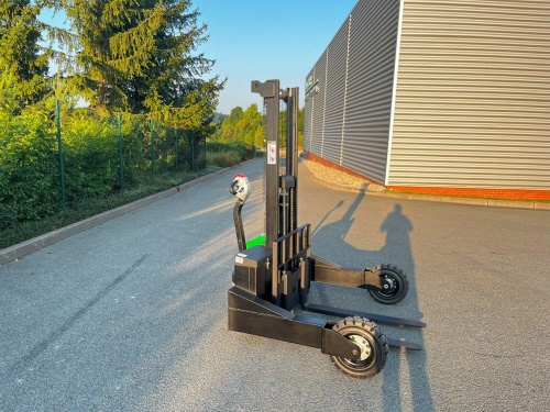 Elektrický vysokozdvižný vozík WP-130/16 CROSS