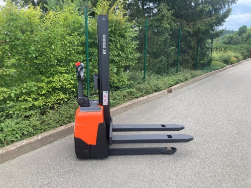 Elektrický nízkozdvižný vozík BT HWE 100