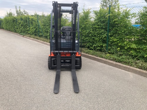 Čelní vysokozdvižný vozík TOYOTA 8FBMT20