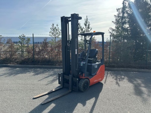 Čelní vysokozdvižný vozík TOYOTA 02-8FBET15