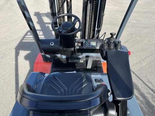 Čelní vysokozdvižný vozík TOYOTA 8FBMT 50