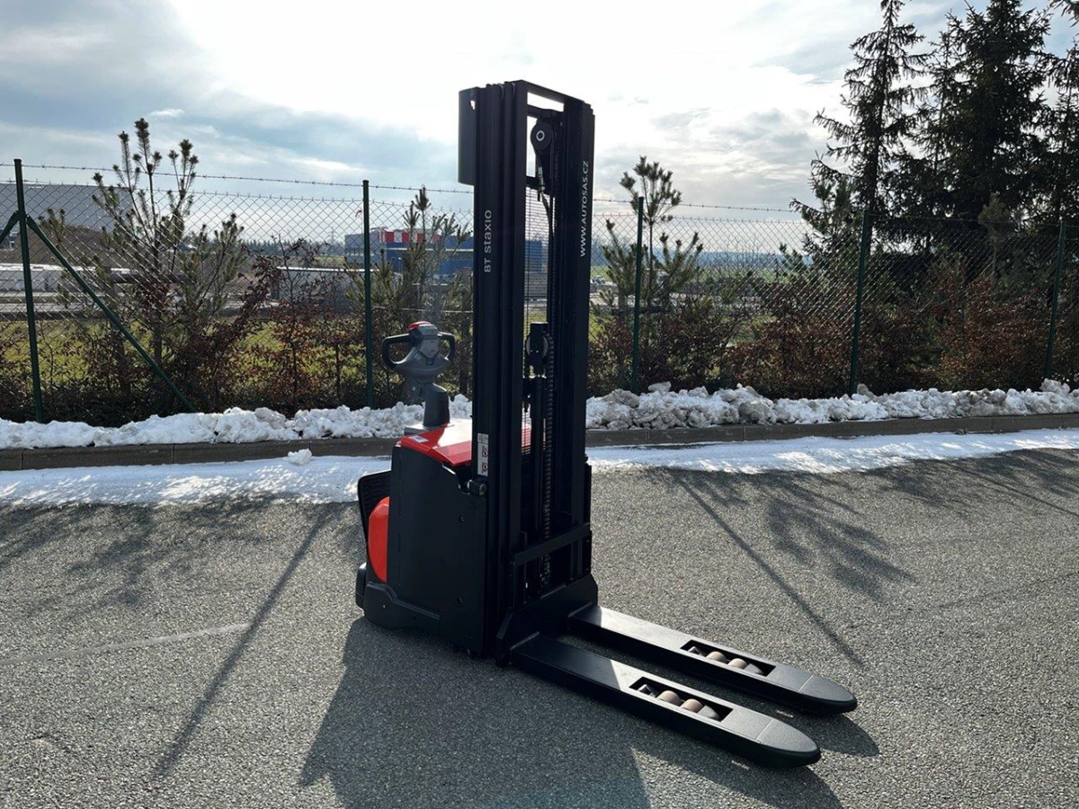 Elektrický nízkozdvižný vozík BT SWE 140 L