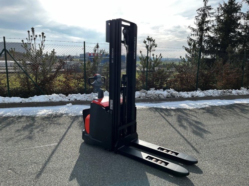 Elektrický nízkozdvižný vozík BT SWE 140 L