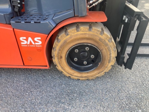 Čelní vysokozdvižný vozík TOYOTA 8FBET18