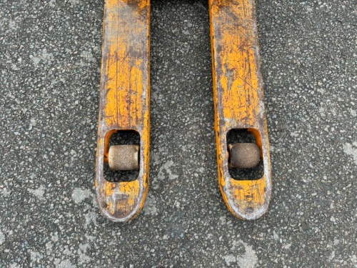 Paletový vozík 800