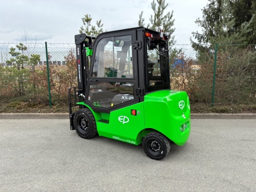 Čelní vysokozdvižný vozík EP EFL252X5; 80V/280Ah (560Ah)