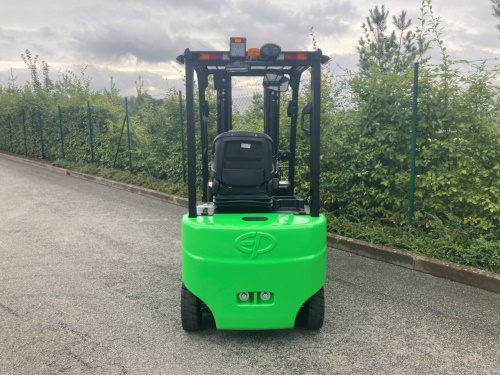 Čelní vysokozdvižný vozík EP EFL181; 48V/150Ah