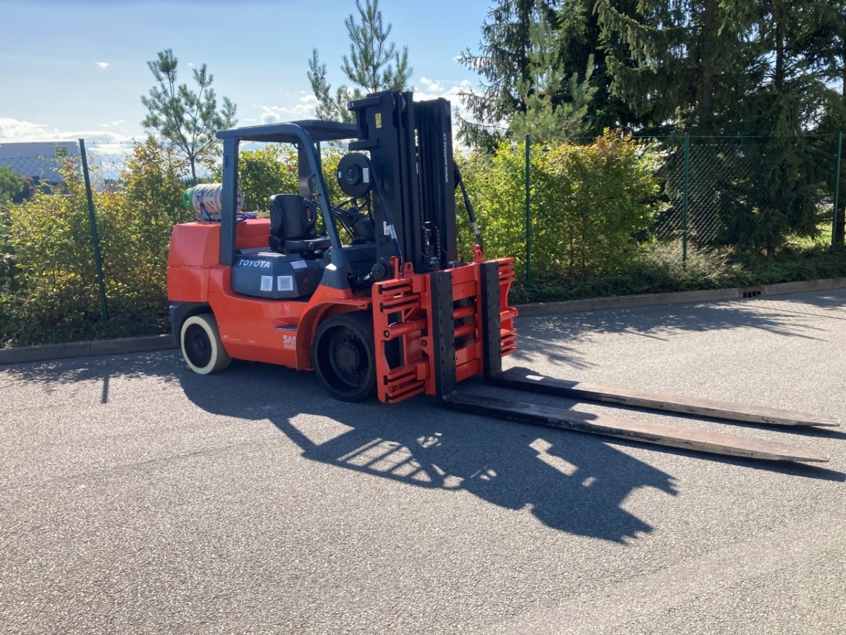 Čelní vysokozdvižný vozík TOYOTA 7FGCU70