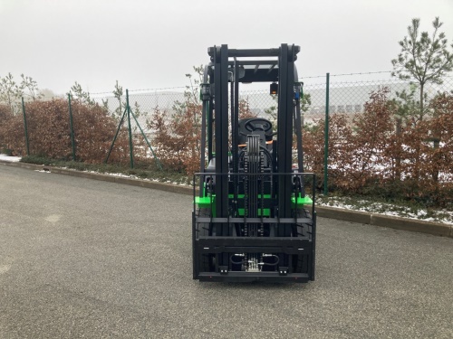 Čelní vysokozdvižný vozík EFL203 80V/230Ah; 60A, externí nabíječ