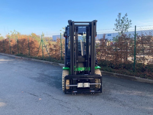 Čelní vysokozdvižný vozík EFL353 P 80V/460Ah; 200A externí nabíječ