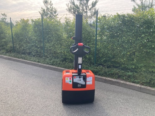 Elektrický vysokozdvižný vozík BT HWE 100