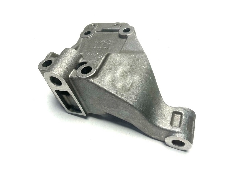 držák motoru pravý FUMO E4, E5, M31 E5