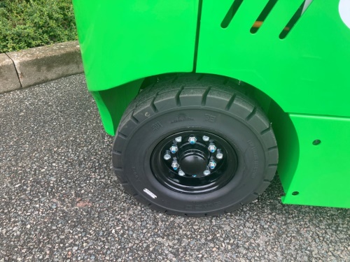 Čelní vysokozdvižný vozík EP EFL181; 48V/150Ah