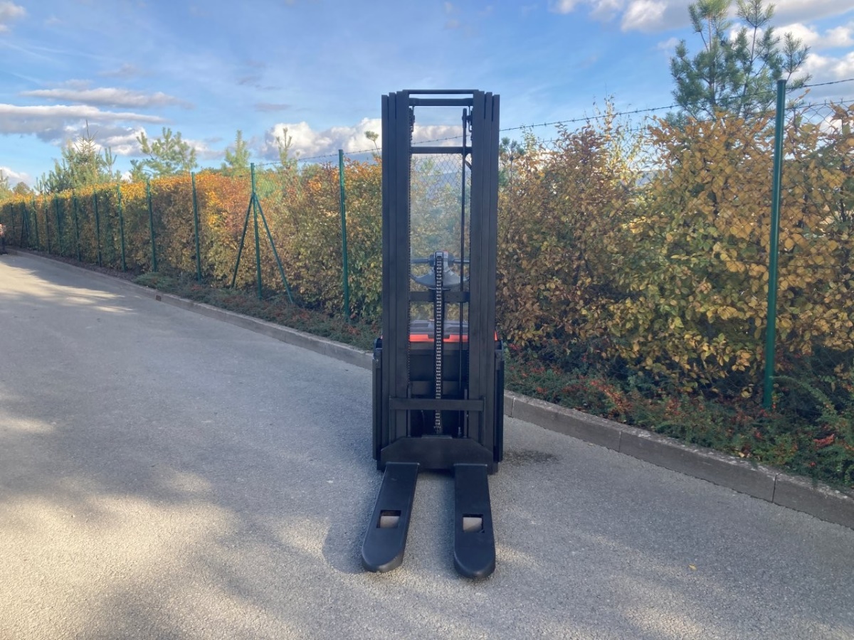 Elektrický vysokozdvižný vozík BT SWE 140