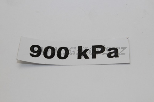 tlak v pneu 900 kPa
