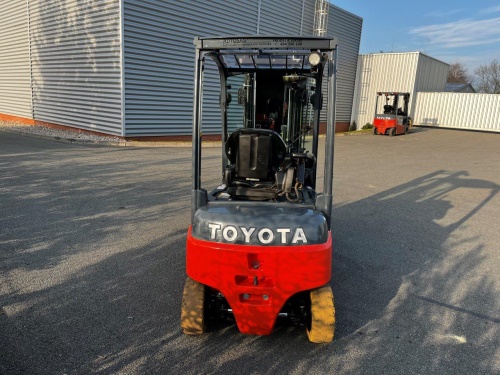 Čelní vysokozdvižný vozík TOYOTA 8FBM20T