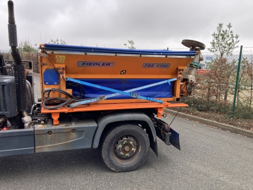 Sypač vozovek FSS1100