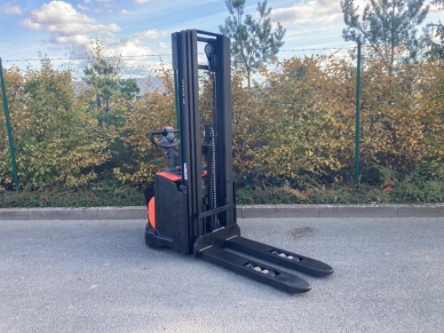 Elektrický vysokozdvižný vozík BT SWE 140L