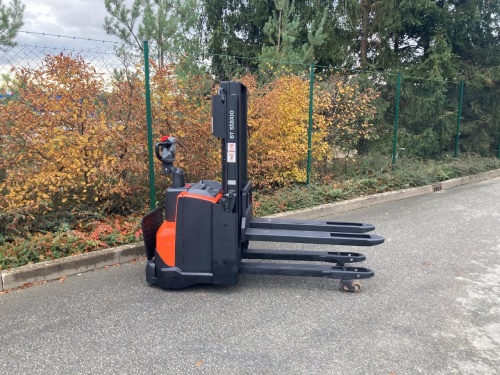 Elektrický vysokozdvižný vozík BT SWE 200 D