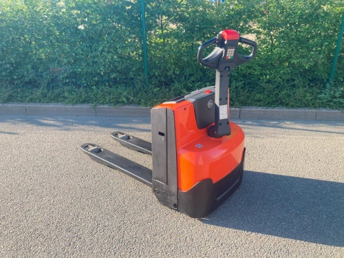 Elektrický nízkozdvižný vozík Toyota LWE 140