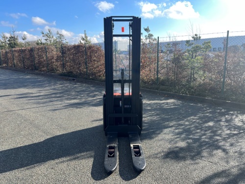 Elektrický nízkozdvižný vozík BT SWE 140