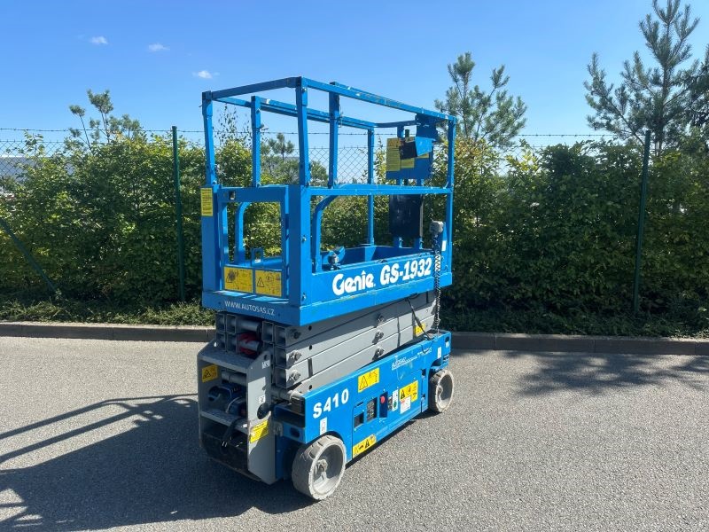 Vysokozdvižná pracovní plošina GENIE GS 1932