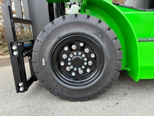 Čelní vysokozdvižný vozík EP EFL252X5; 80V/280Ah (560Ah)