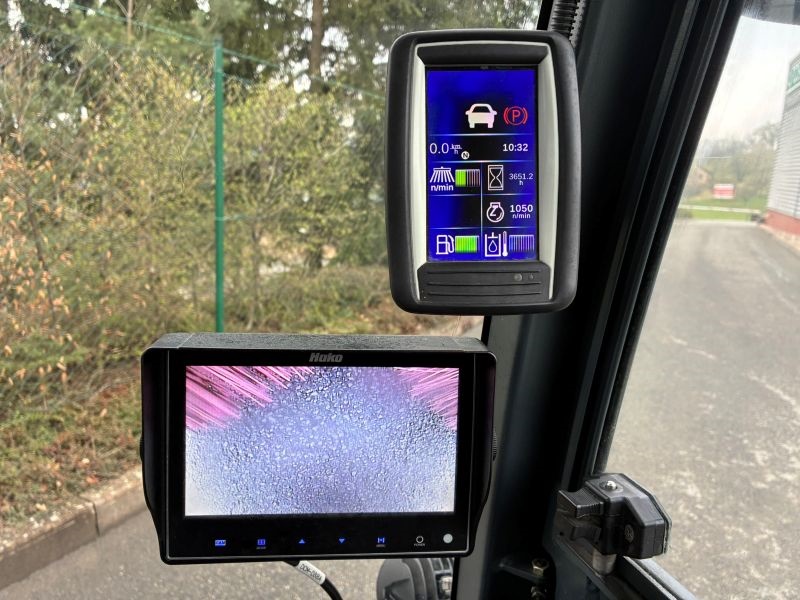 Víceúčelový komunální stroj HAKO Citymaster 1650