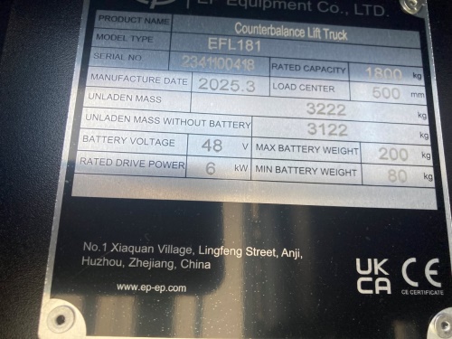 Čelní vysokozdvižný vozík EP EFL181 48V/150Ah; 50A vestavěný nabíječ