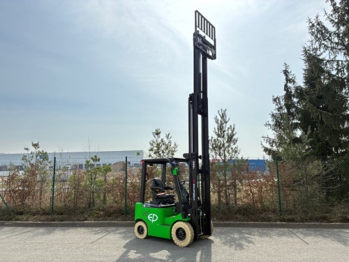 Čelní vysokozdvižný vozík EP EFL183; 80V/230Ah