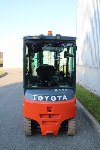 Čelní vysokozdvižný vozík TOYOTA 8FBMKT20