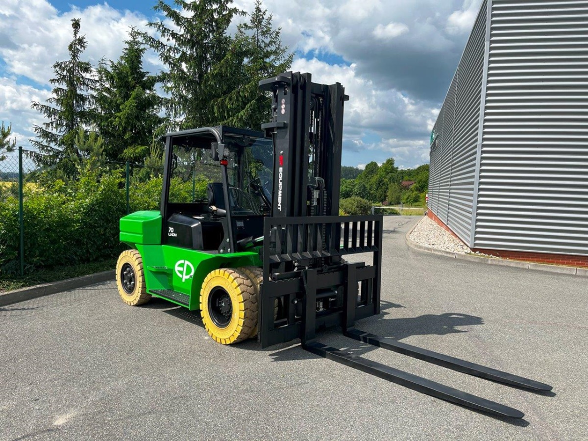 Čelní vysokozdvižný vozík EP EFL 702