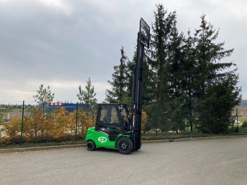 EFL353 80V/410Ah; 200A externí nabíječ