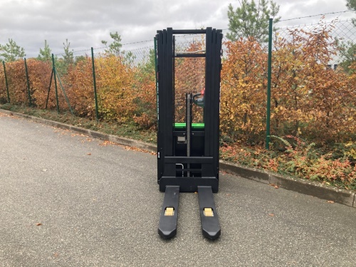 Elektrický vysokozdvižný vozík EP WSA161; 24V/100Ah (Li)