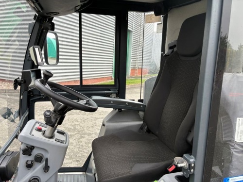 Víceúčelový komunální stroj HAKO Citymaster 1650