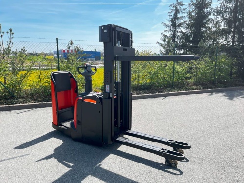 Elektrický vysokozdvižný vozík BT SPE 140 L