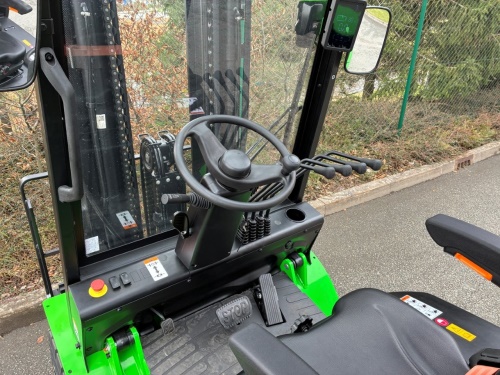 Čelní vysokozdvižný vozík EP EFL352X5; 80V/280Ah (560Ah)