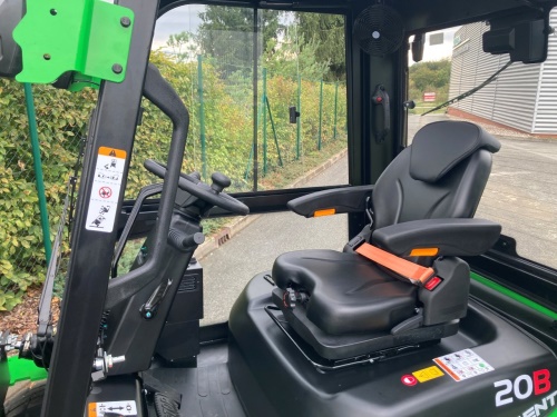 Čelní vysokozdvižný vozík EP EFL203; 80V/230Ah