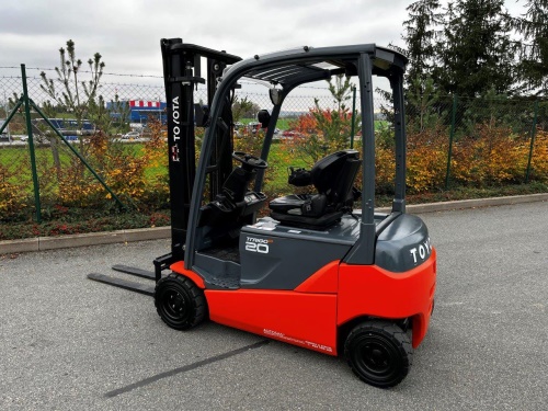Čelní vysokozdvižný vozík TOYOTA 8FBM20T