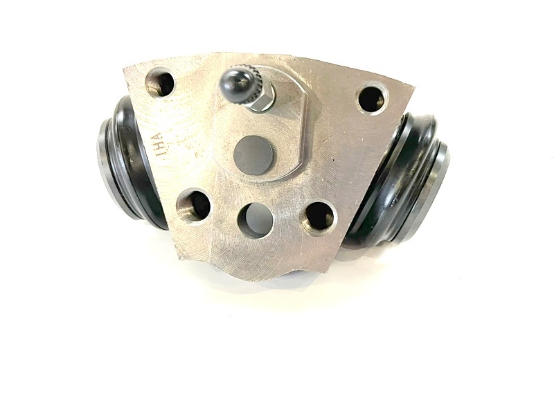 váleček brzdový pravý NISSAN